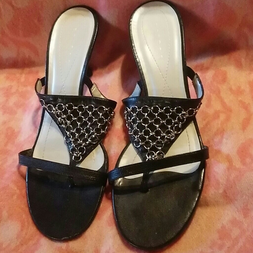 8.5B BCBGirls Black Leather Thong Sandals.